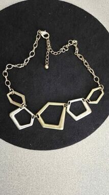 Two tone adjustable necklace